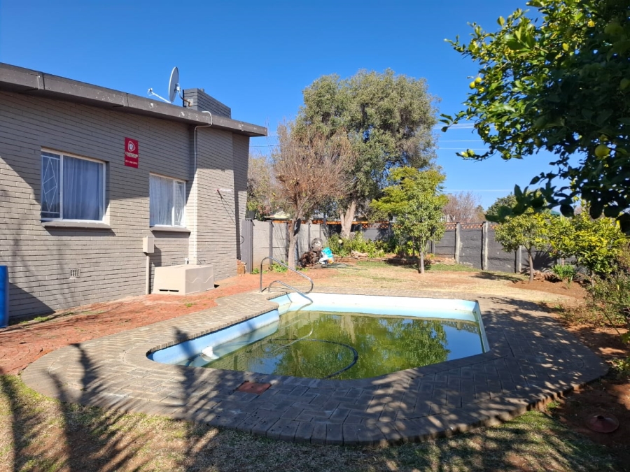 4 Bedroom Property for Sale in Hospitaalpark Free State
